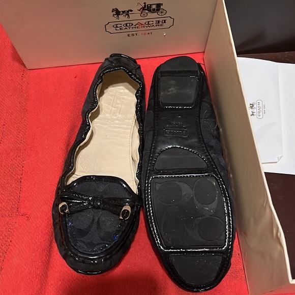 Used coach loafers still in great condition worry about five times - Picture 2 of 4